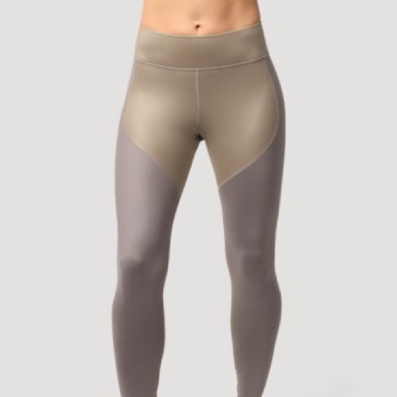 MICHI Cadence Legging in Gold/Platinum in Small - Picture 2 of 4